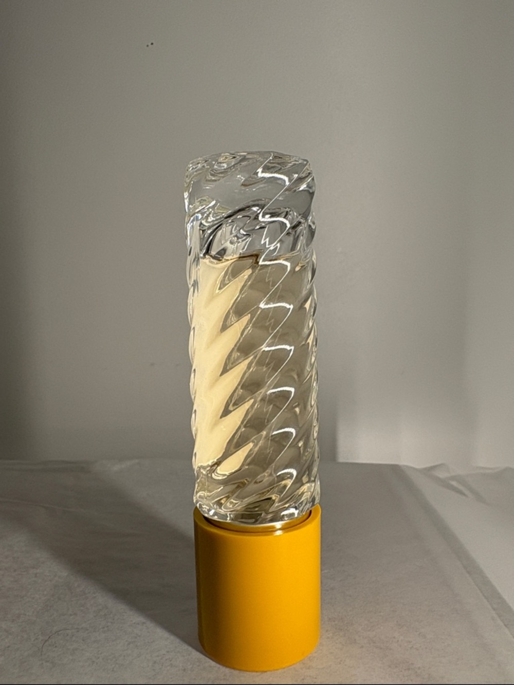 Vilhem Parfumerie | Mango Skin | 20mL w/o Original Packaging - Picture 4 of 5